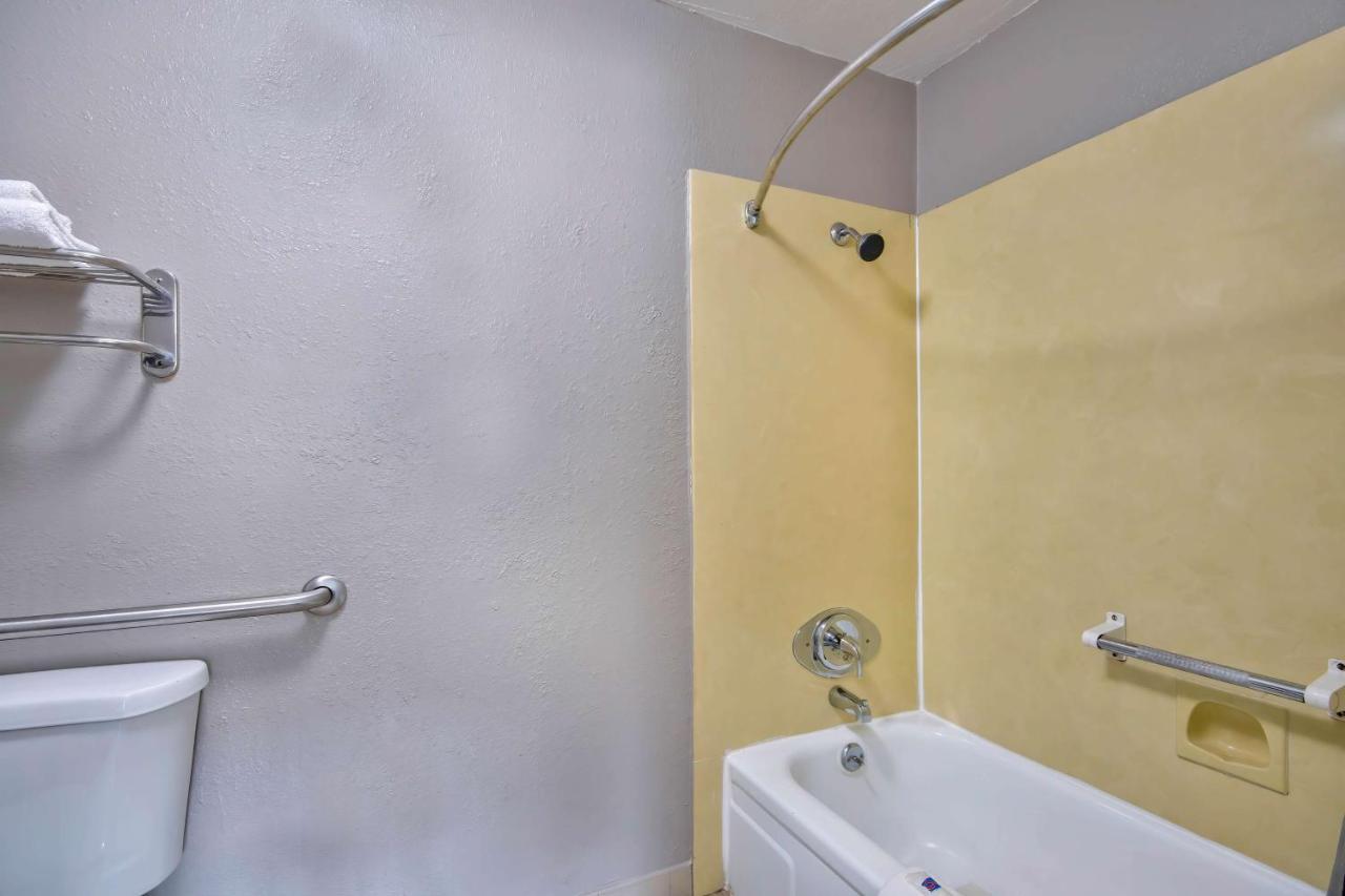 Motel 6 Bossier City, La Eksteriør billede